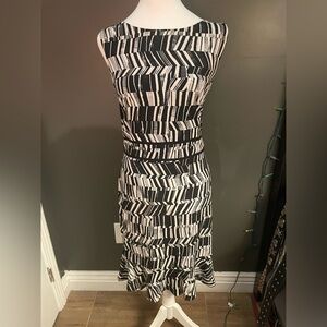 White and black Taylor dress Size 10